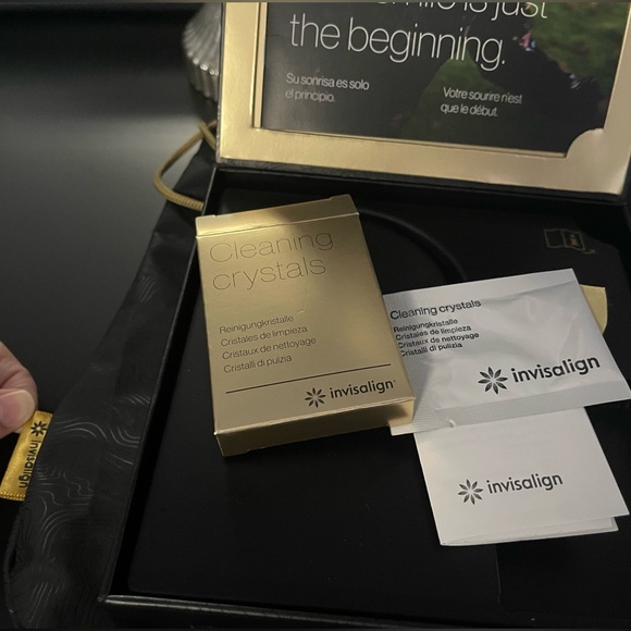 Invisalign Welcome Box w/Tray Case & Pack of Cleaning Crystals - Picture 3 of 10
